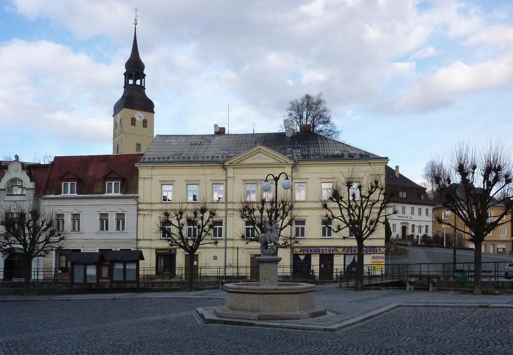 Penzion Sklarska Hospoda Chřibská Zewnętrze zdjęcie